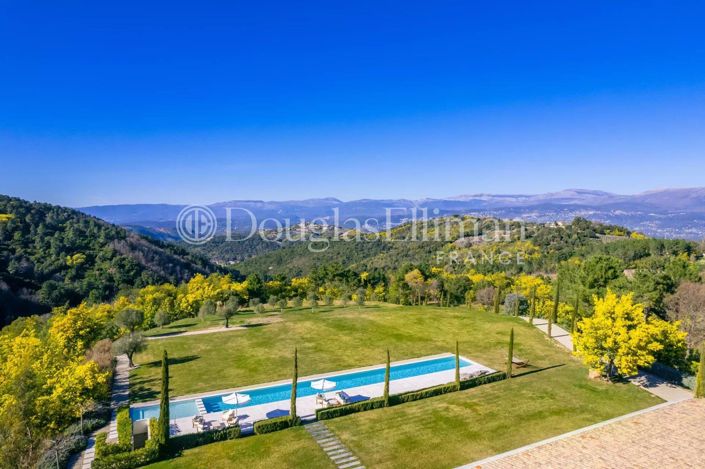 Image No.1-6 Bed House for sale