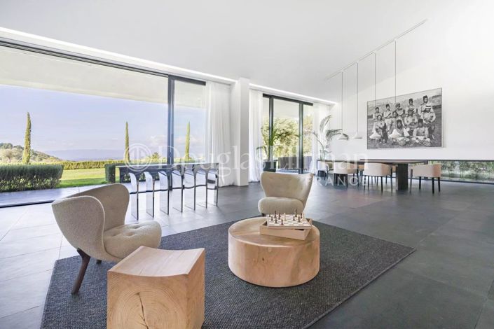 Image No.7-6 Bed House for sale