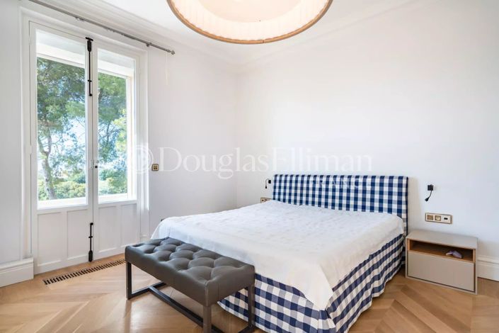 Image No.10-5 Bed House for sale