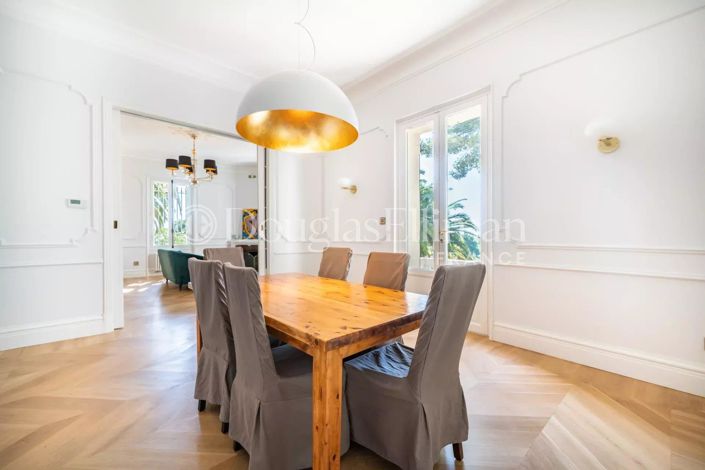 Image No.7-5 Bed House for sale