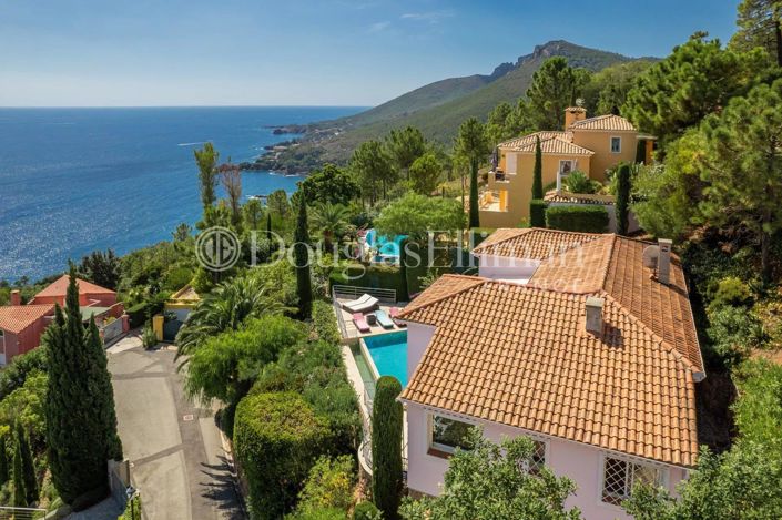 Image No.2-4 Bed House for sale