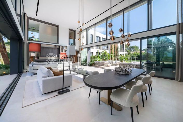 Image No.4-6 Bed House for sale