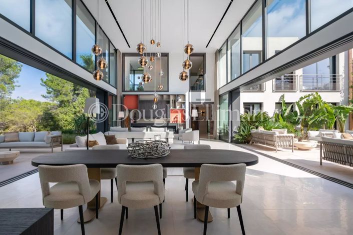 Image No.5-6 Bed House for sale