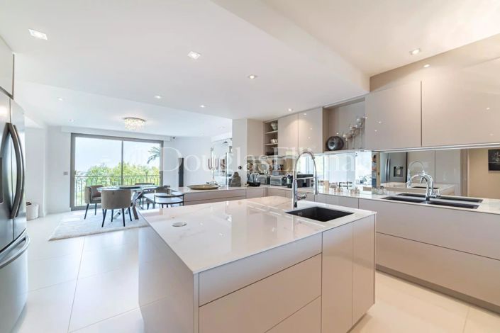 Image No.5-5 Bed House for sale