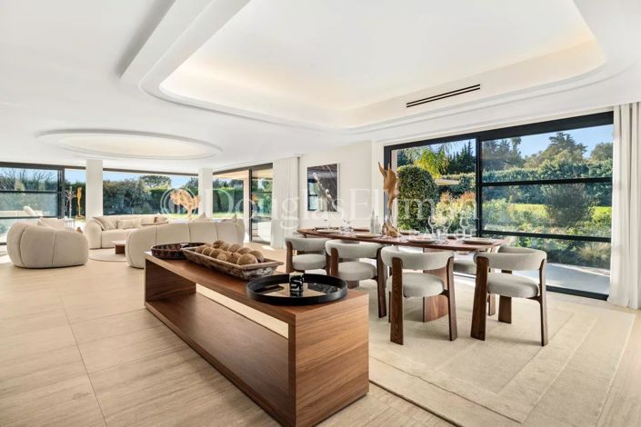 Image No.6-5 Bed House for sale