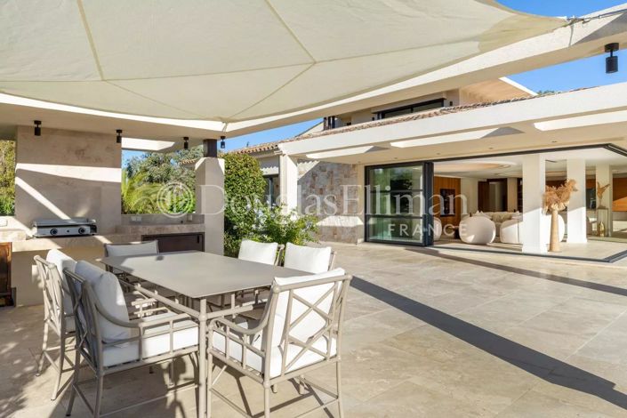 Image No.9-5 Bed House for sale