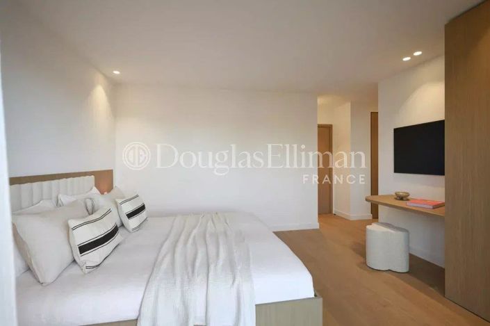 Image No.8-3 Bed Apartment for sale