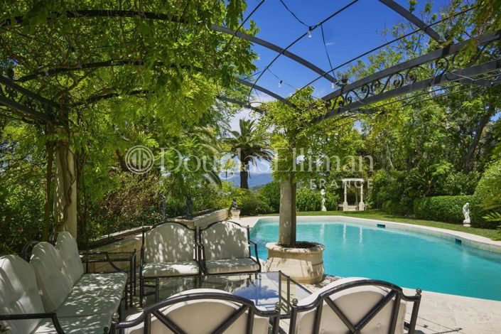 Image No.10-8 Bed House for sale