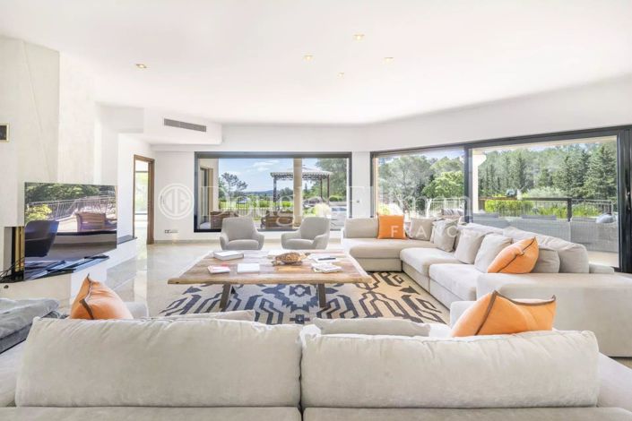 Image No.6-7 Bed House for sale