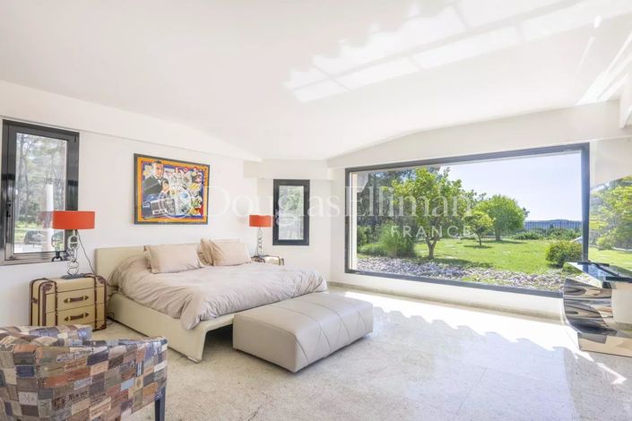 Image No.7-7 Bed House for sale