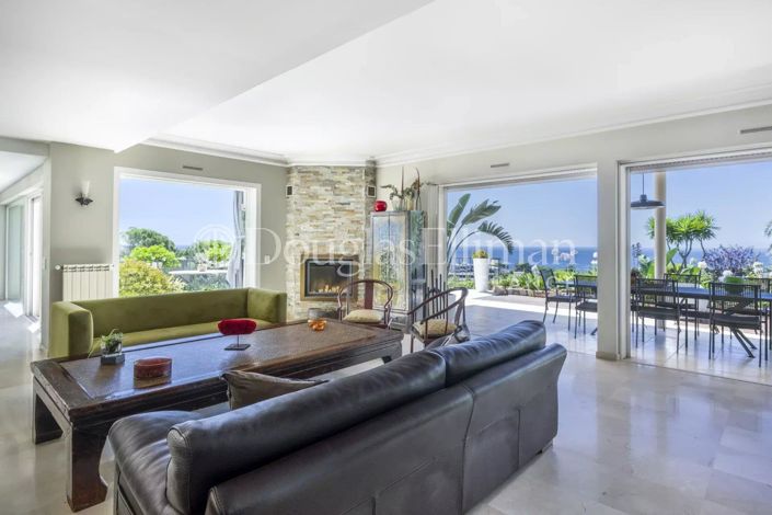 Image No.6-5 Bed House for sale