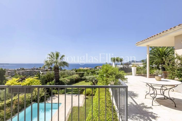 Image No.9-5 Bed House for sale