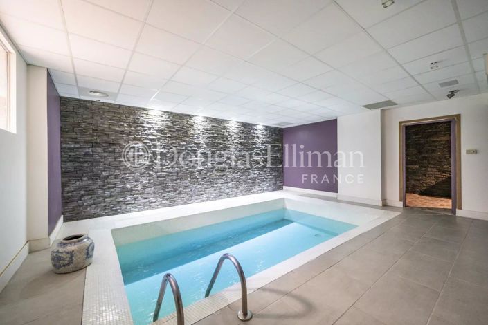 Image No.10-3 Bed House for sale