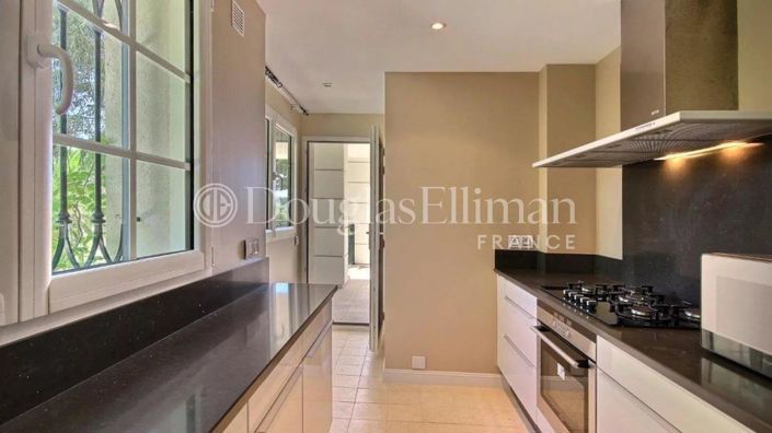 Image No.7-3 Bed House for sale