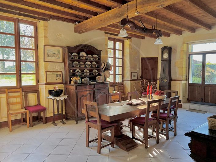 Image No.13-8 Bed Property for sale