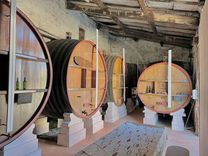 Image No.14-8 Bed Property for sale