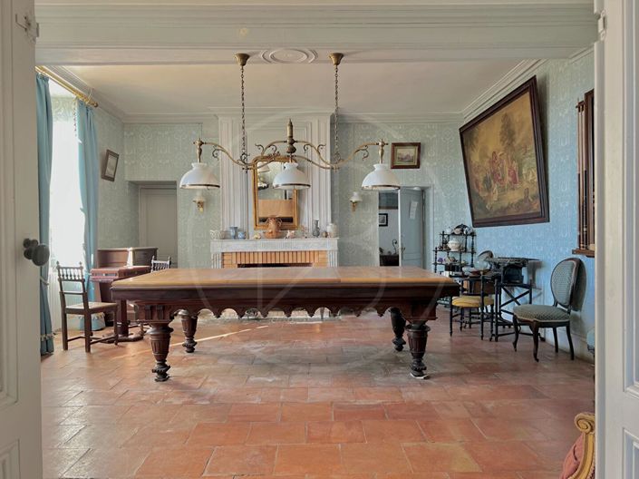 Image No.6-8 Bed Property for sale