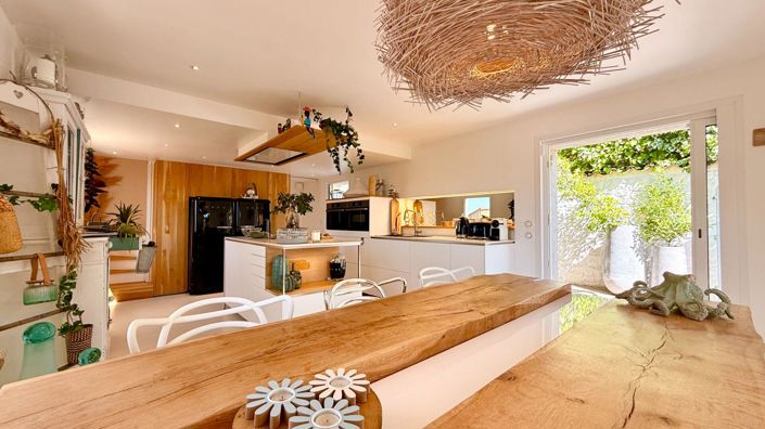 Image No.13-2 Bed House for sale