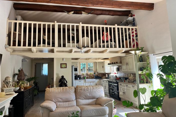 Image No.11-3 Bed House for sale