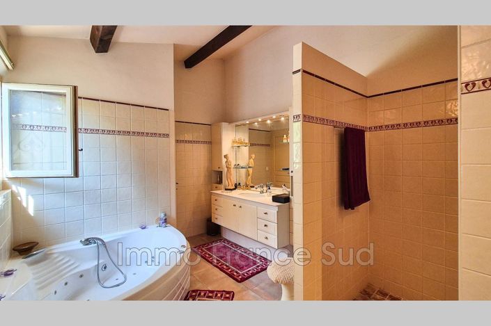 Image No.15-3 Bed House for sale