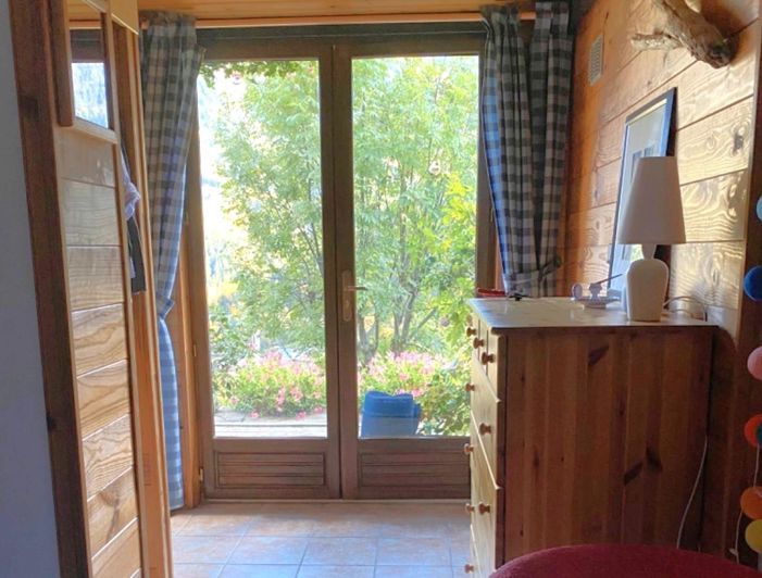 Image No.11-5 Bed House for sale