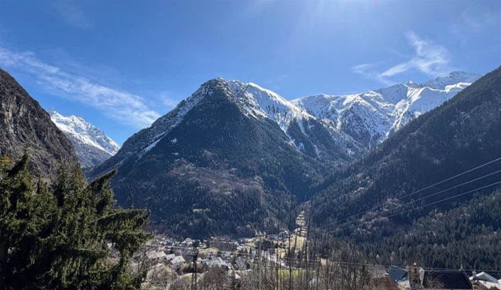 Image No.6-5 Bed House for sale