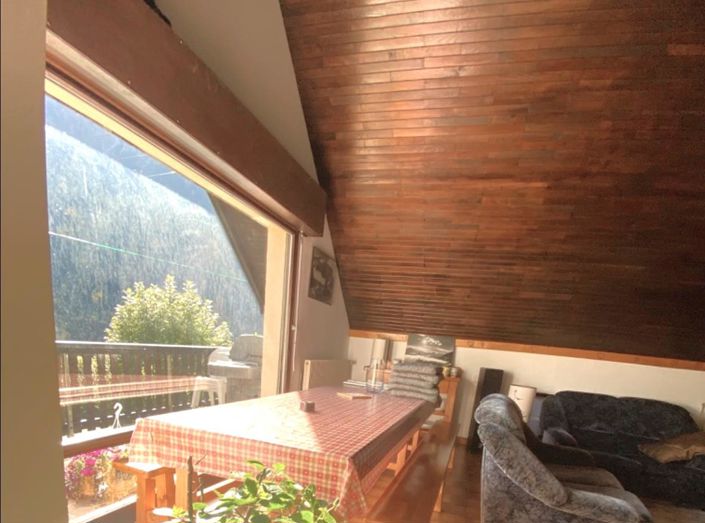 Image No.9-5 Bed House for sale