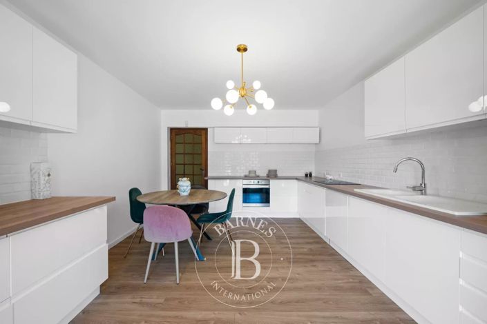 Image No.11-3 Bed Apartment for sale