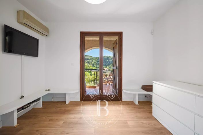 Image No.14-3 Bed Apartment for sale