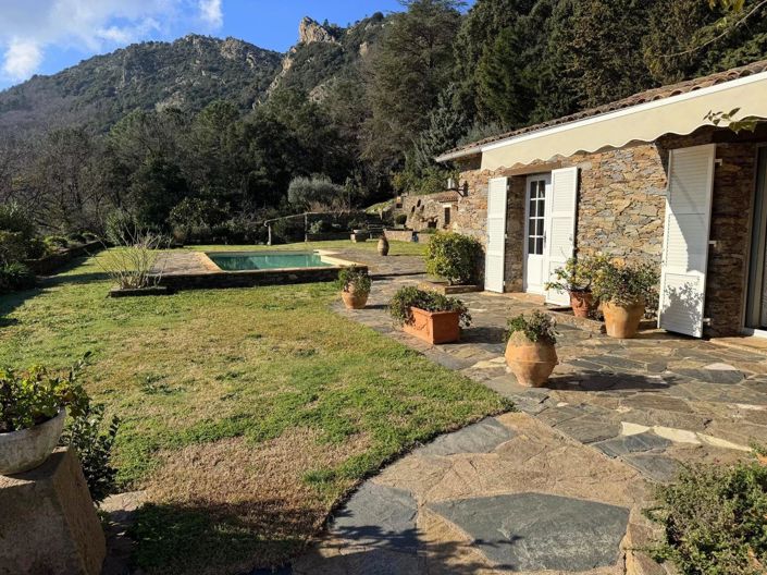 Image No.10-2 Bed House for sale