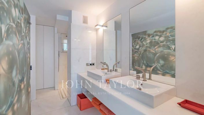 Image No.8-2 Bed Property for sale