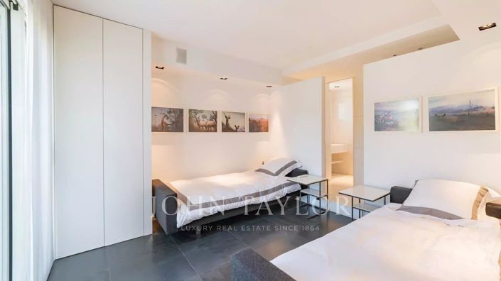 Image No.9-2 Bed Property for sale