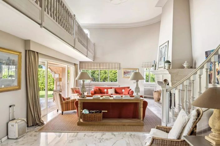 Image No.3-6 Bed House for sale