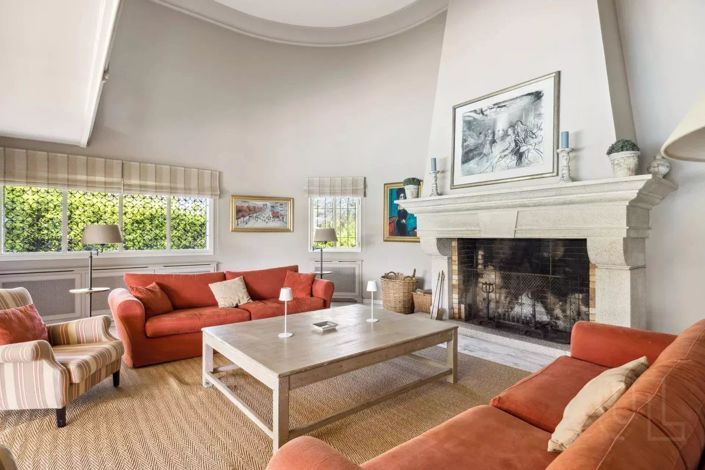 Image No.4-6 Bed House for sale