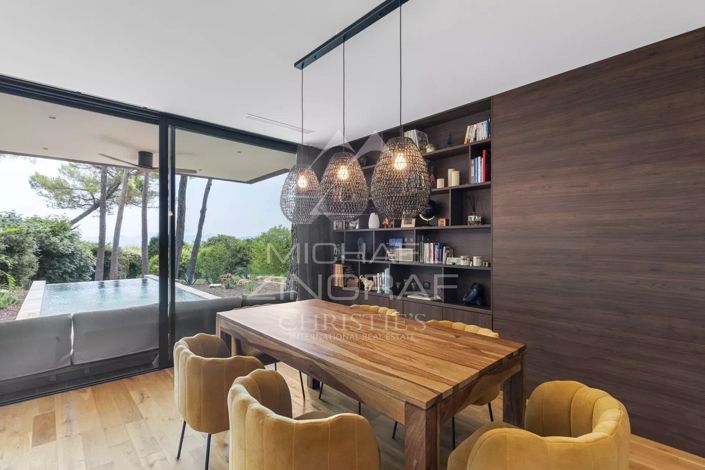 Image No.10-2 Bed House for sale