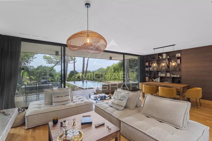 Image No.8-2 Bed House for sale