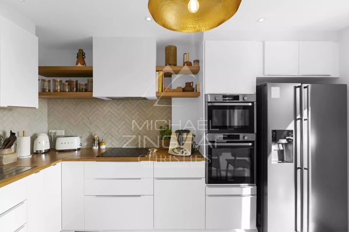 Image No.6-5 Bed House for sale