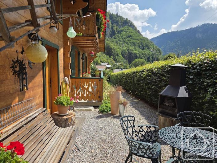 Image No.7-2 Bed Property for sale