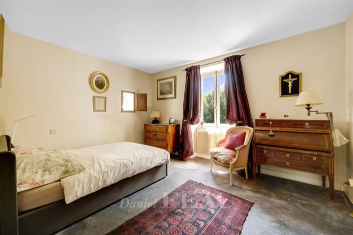 Image No.15-7 Bed House for sale