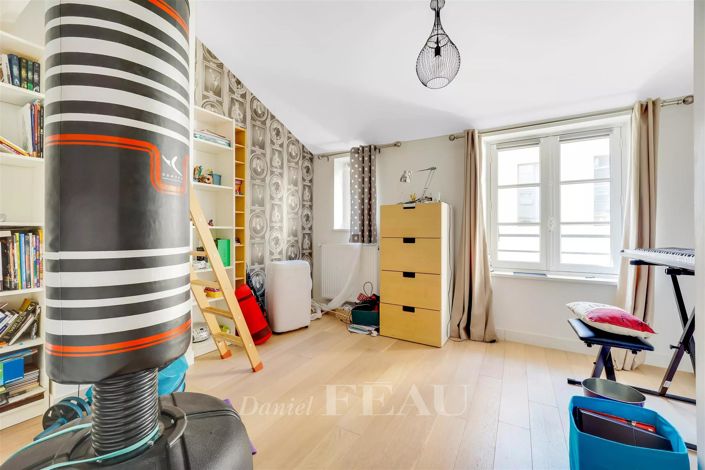 Image No.10-3 Bed House for sale