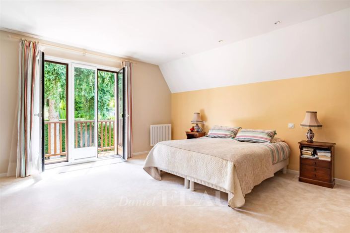 Image No.10-5 Bed House for sale