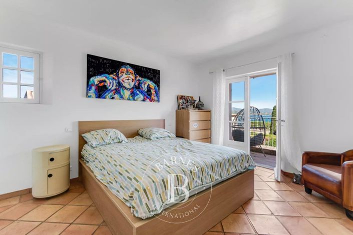 Image No.10-4 Bed House for sale