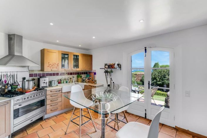 Image No.7-4 Bed House for sale