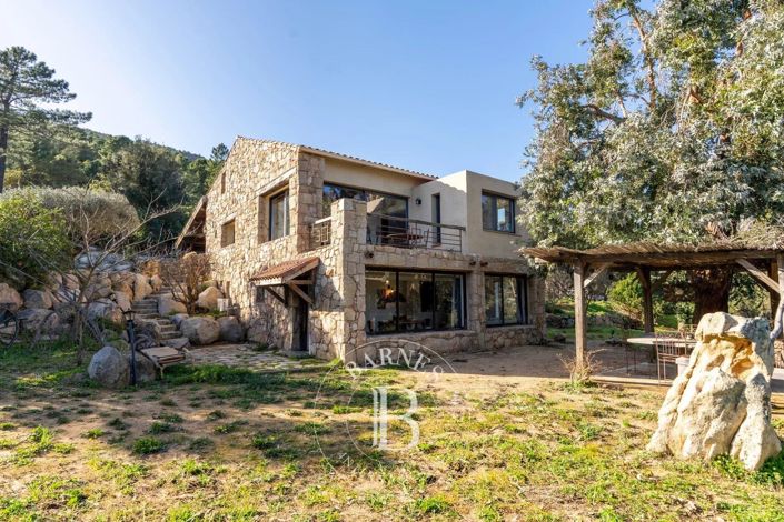 Image No.19-6 Bed House for sale