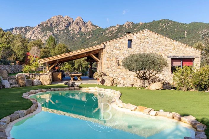 Image No.3-6 Bed House for sale