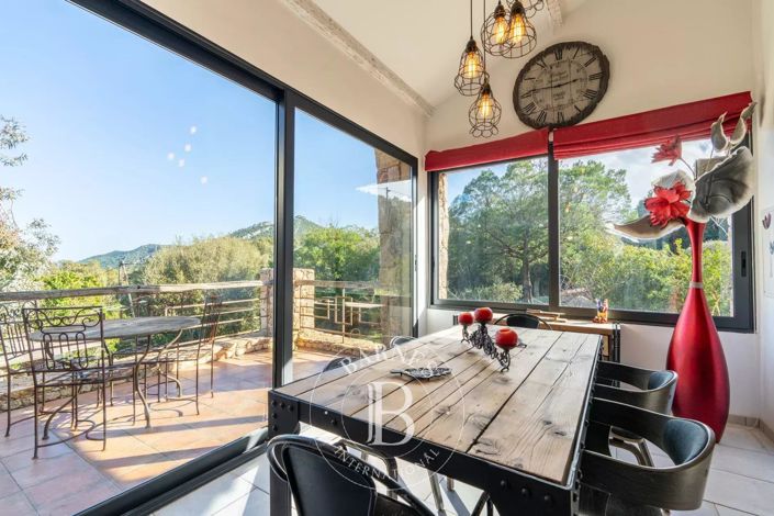 Image No.7-6 Bed House for sale