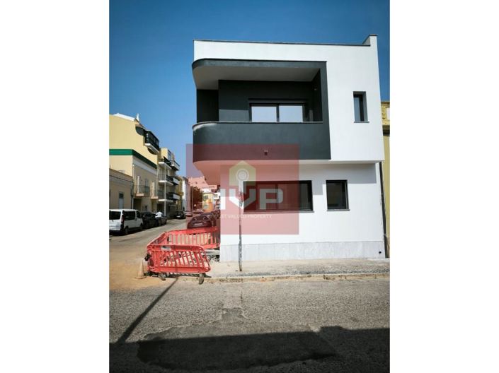 Image No.6-3 Bed House for sale