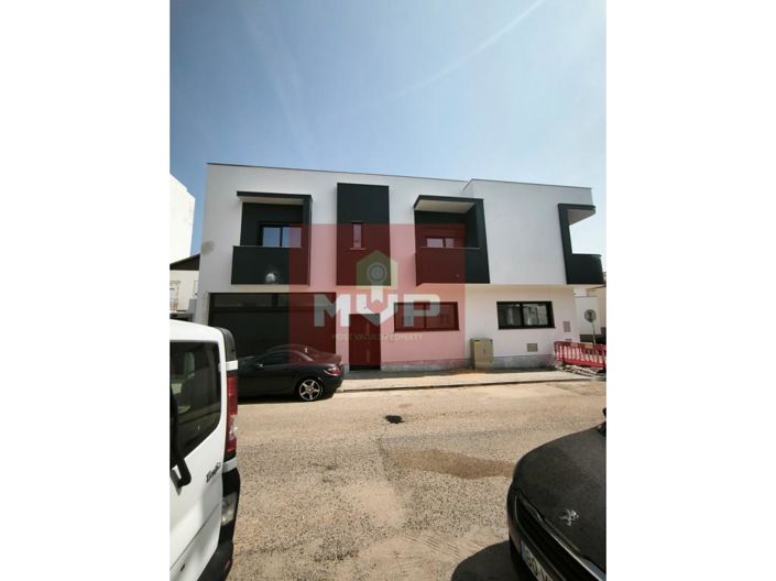 Image No.9-3 Bed House for sale