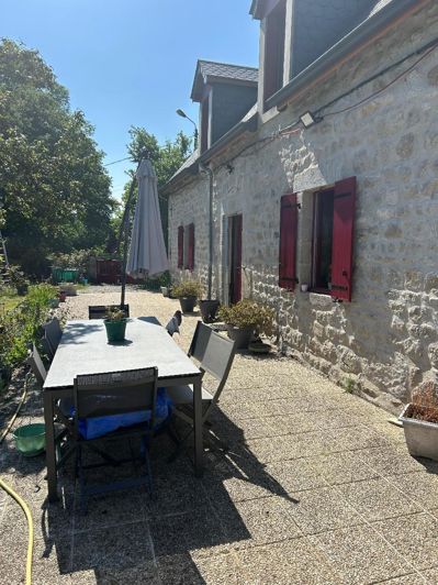 Image No.2-4 Bed House for sale