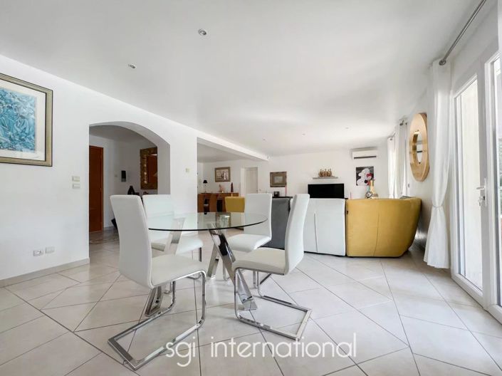 Image No.11-5 Bed House for sale